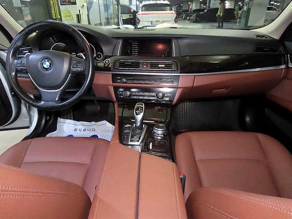 BMW 5시리즈 5시리즈 (F10) 528i 이미지 10