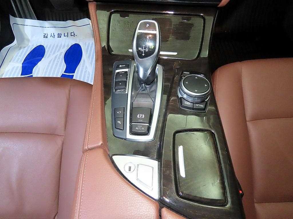 BMW 5시리즈 5시리즈 (F10) 528i 이미지 12