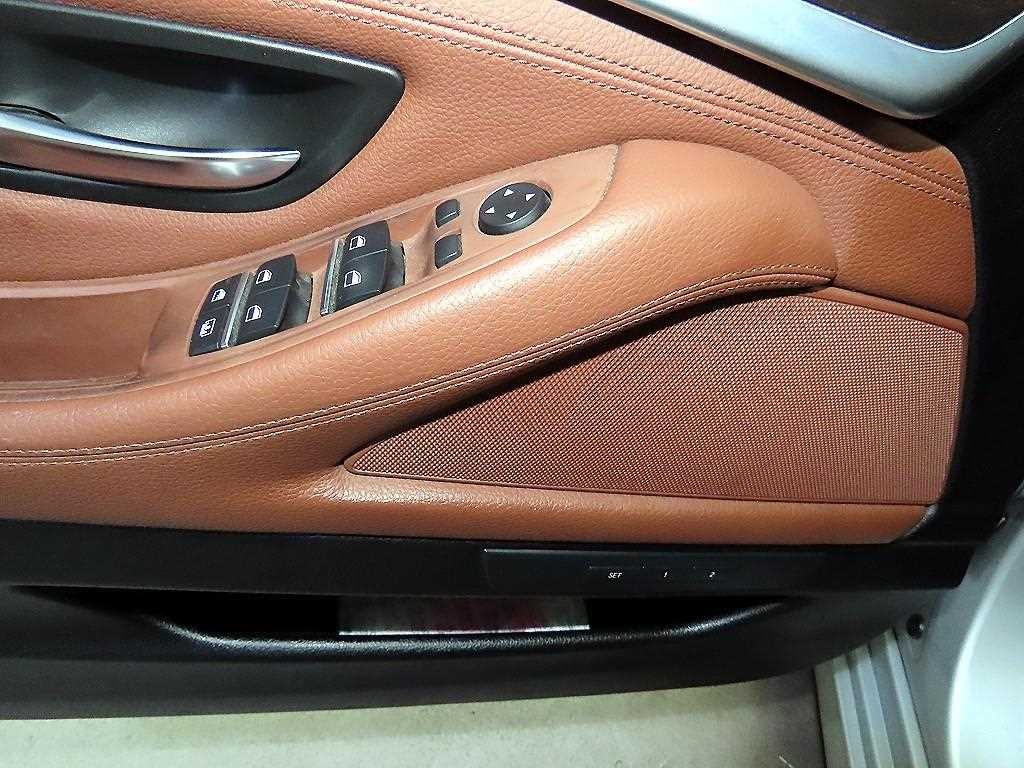 BMW 5시리즈 5시리즈 (F10) 528i 이미지 13