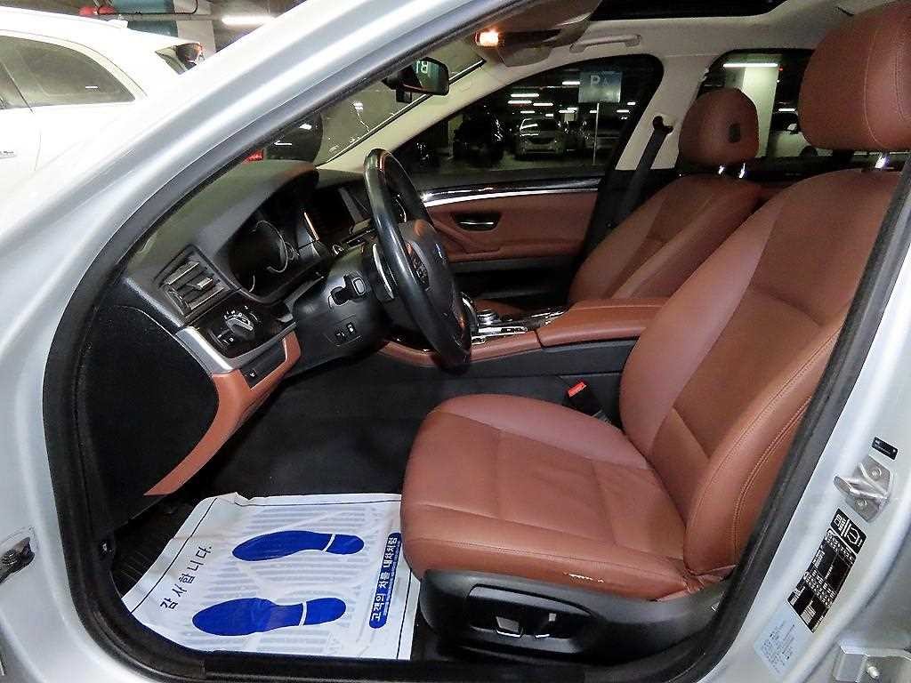 BMW 5시리즈 5시리즈 (F10) 528i 이미지 7