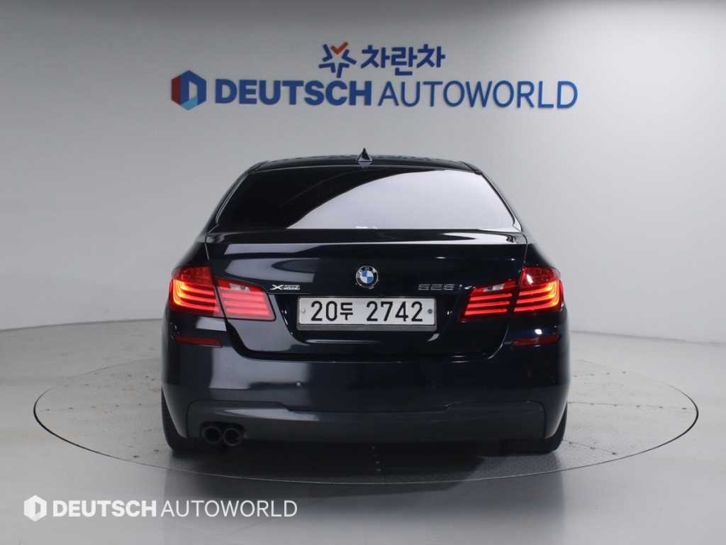 BMW 5시리즈 5시리즈 (F10) 528i xDrive M 에어로 다이나믹 이미지 4