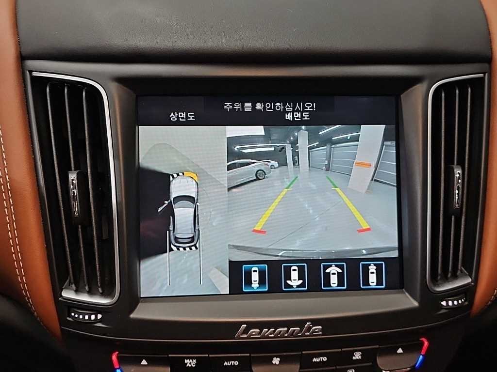 마세라티 르반떼 3.0  AWD 그란 루쏘 이미지 15