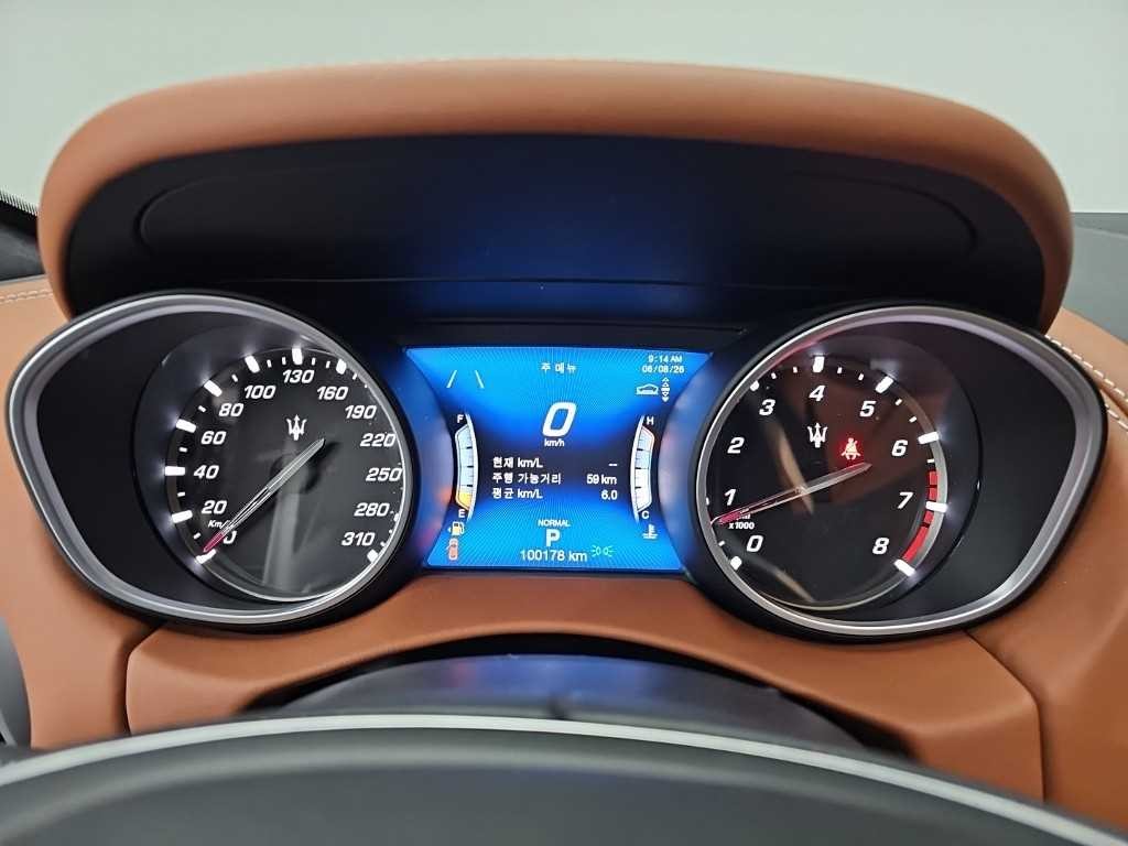 마세라티 르반떼 3.0  AWD 그란 루쏘 이미지 6