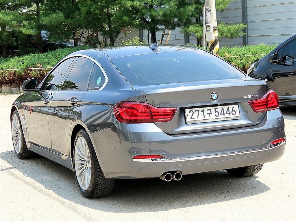 BMW 4시리즈 4시리즈 (F32) 420d 그란쿠페 럭셔리 이미지 3