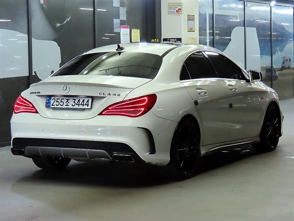 벤츠 CLA 클래스 CLA클래스 CLA 45 AMG 4MATIC 이미지 4