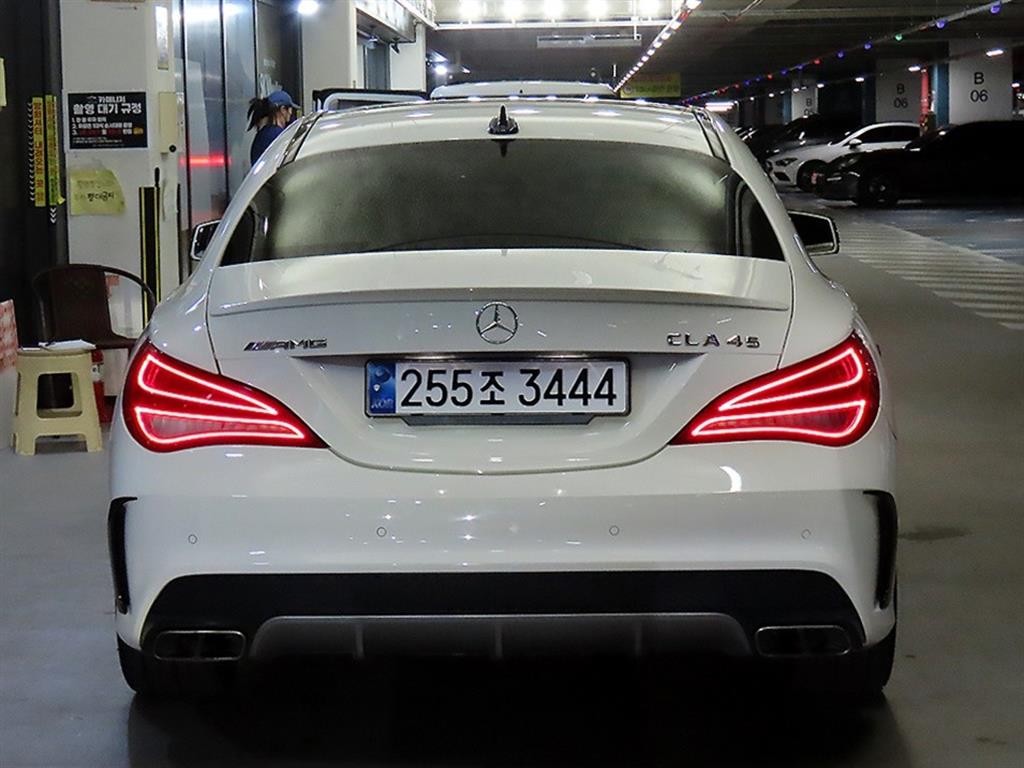 벤츠 CLA 클래스 CLA클래스 CLA 45 AMG 4MATIC 이미지 5