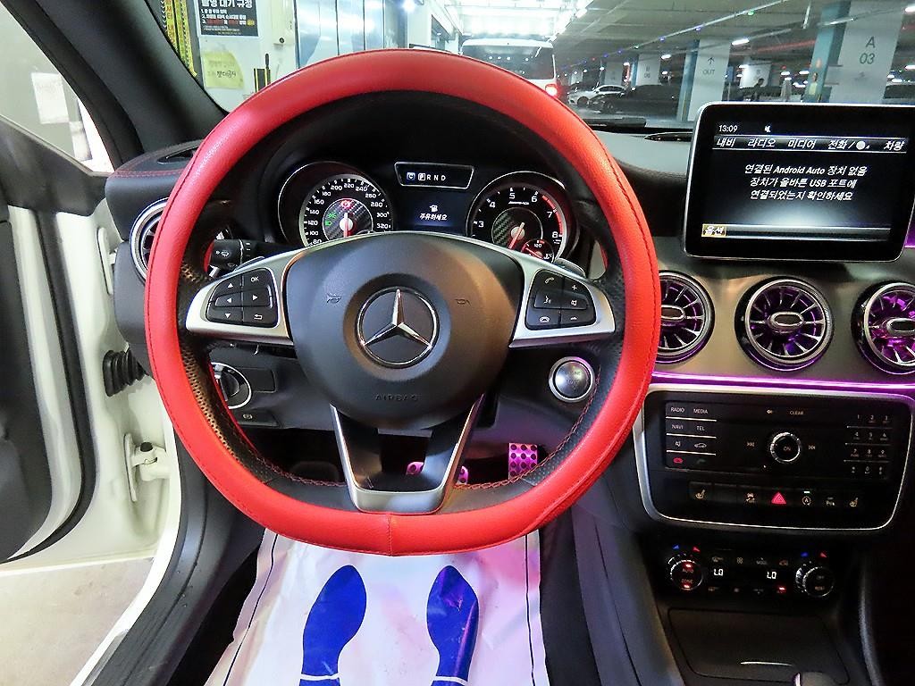 벤츠 CLA 클래스 CLA클래스 CLA 45 AMG 4MATIC 이미지 8