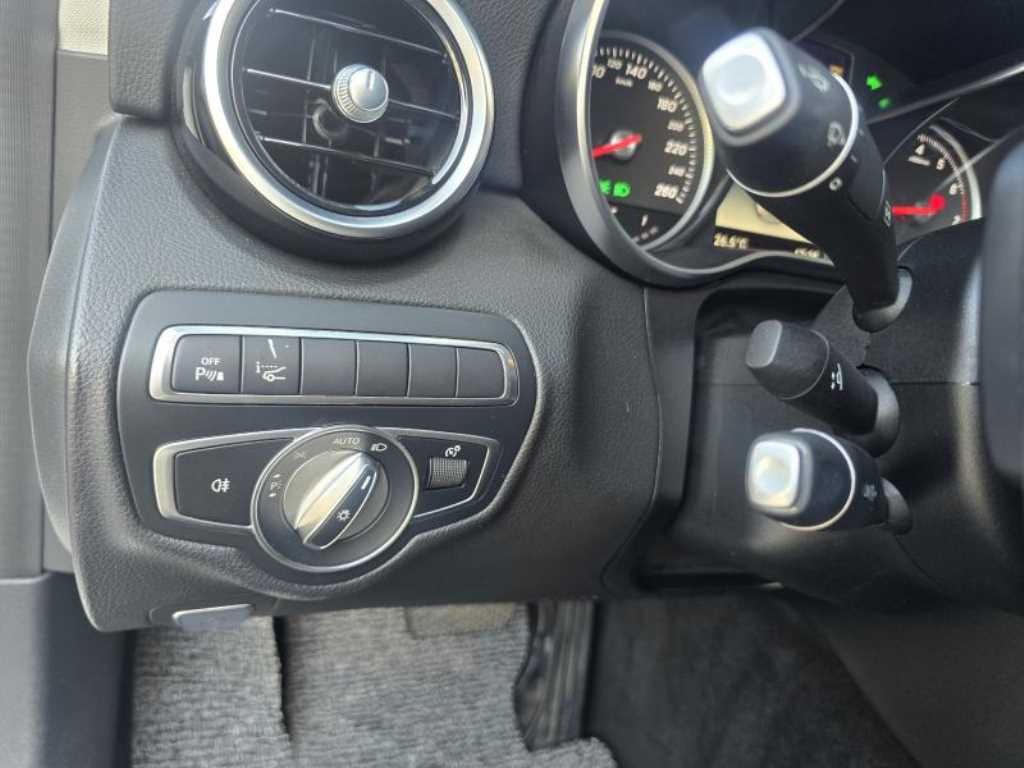 벤츠 C 클래스 C클래스 W205 C200 아방가르드 이미지 11