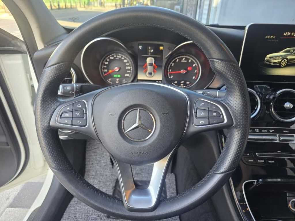 벤츠 C 클래스 C클래스 W205 C200 아방가르드 이미지 12