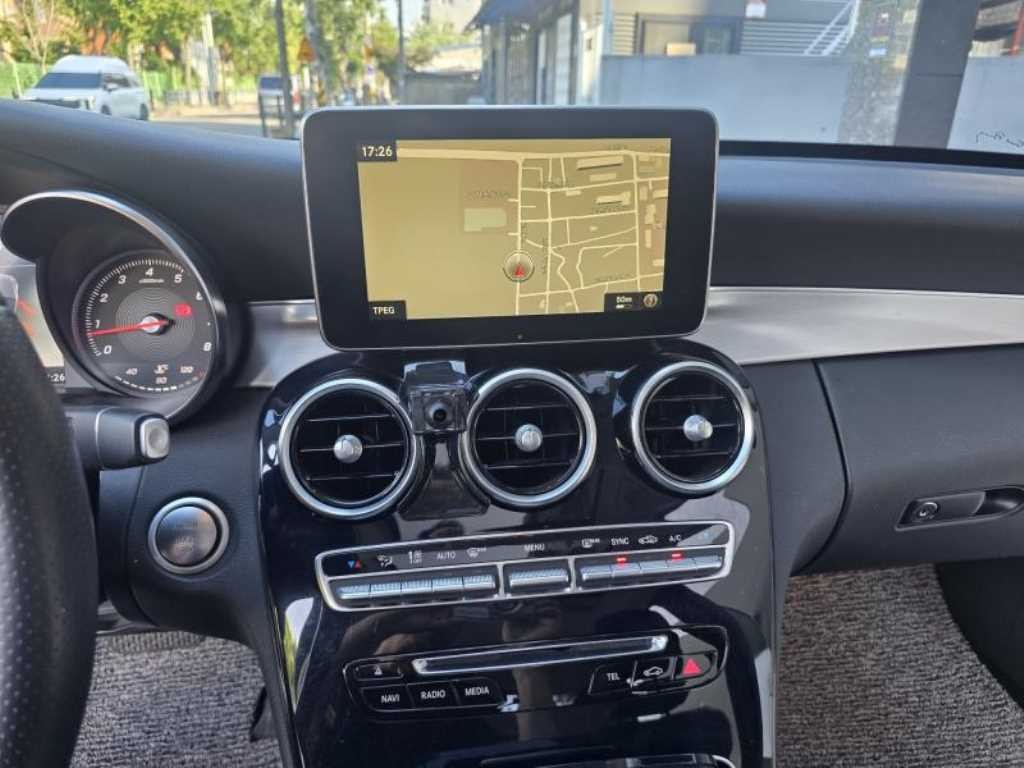 벤츠 C 클래스 C클래스 W205 C200 아방가르드 이미지 13