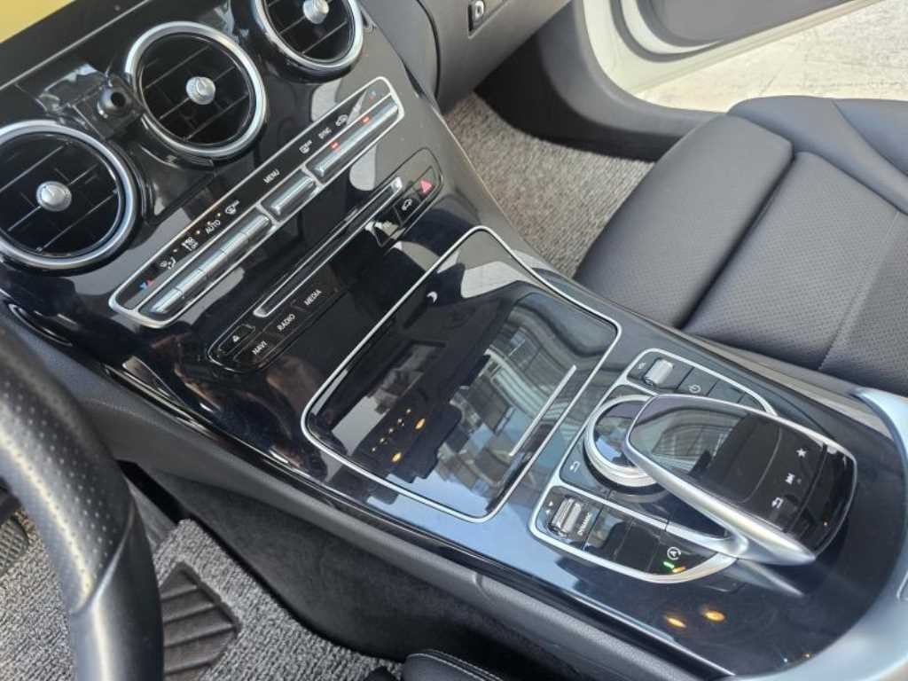 벤츠 C 클래스 C클래스 W205 C200 아방가르드 이미지 14