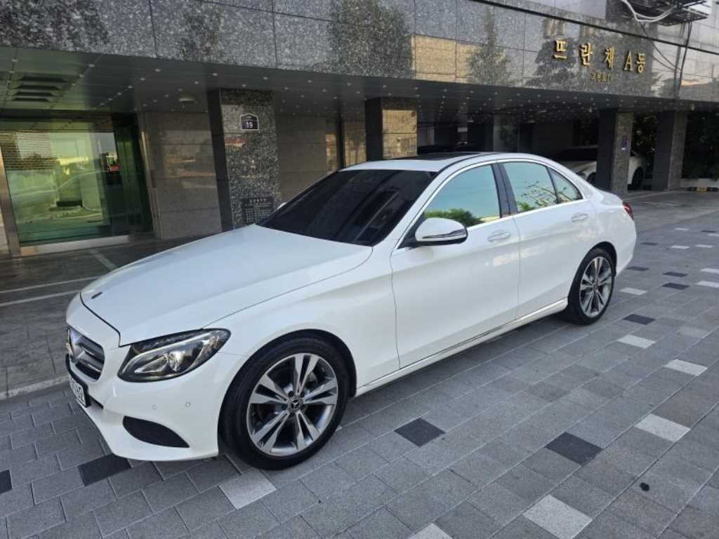벤츠 C 클래스 C클래스 W205 C200 아방가르드 이미지 2