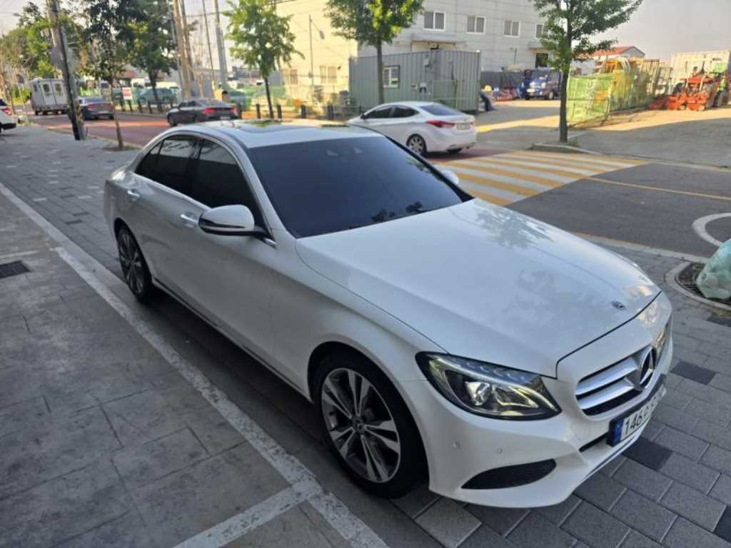 벤츠 C 클래스 C클래스 W205 C200 아방가르드 이미지 3