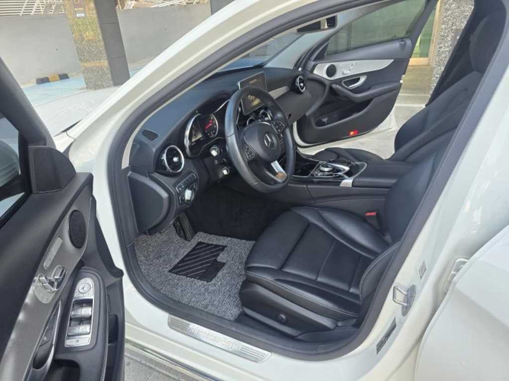 벤츠 C 클래스 C클래스 W205 C200 아방가르드 이미지 9