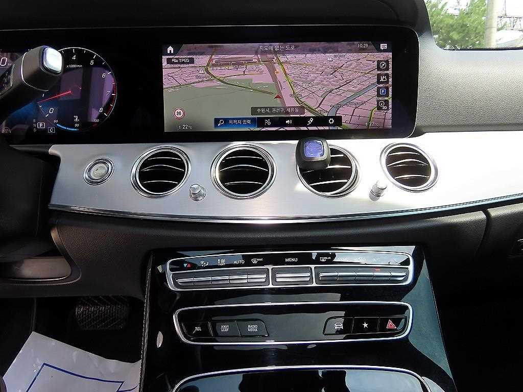 벤츠 E 클래스 E-클래스 W213 E250 아방가르드 이미지 14