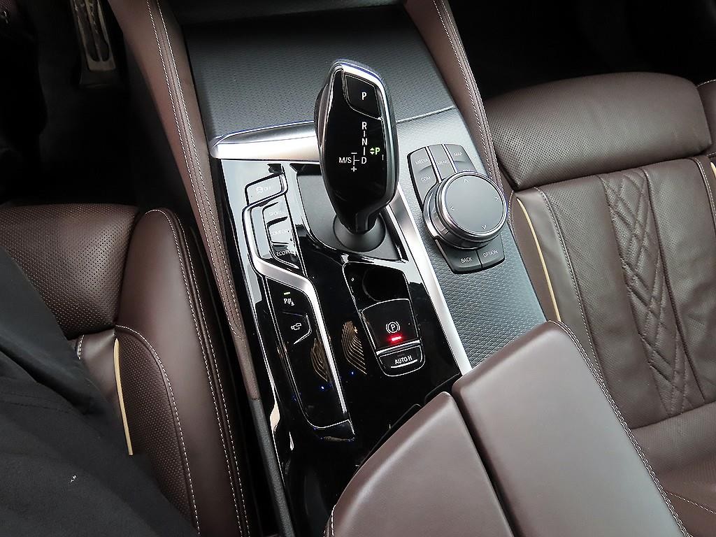BMW 5시리즈 5시리즈 (G30) 523d xDrive M 스포츠 이미지 11