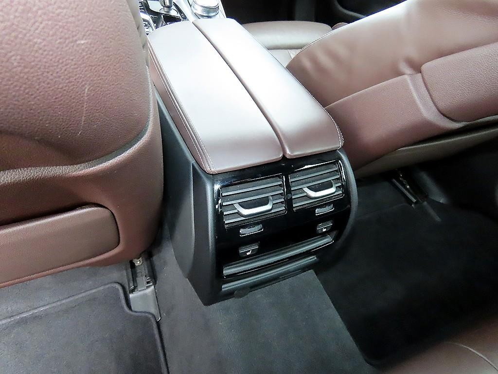 BMW 5시리즈 5시리즈 (G30) 523d xDrive M 스포츠 이미지 16