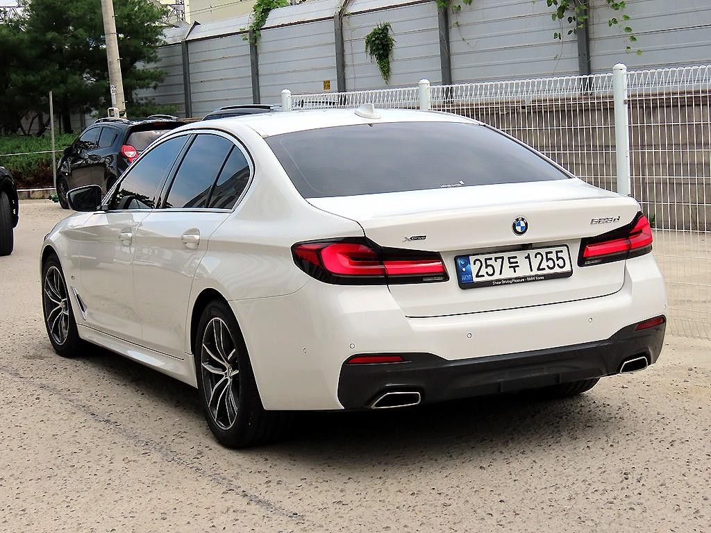 BMW 5시리즈 5시리즈 (G30) 523d xDrive M 스포츠 이미지 3