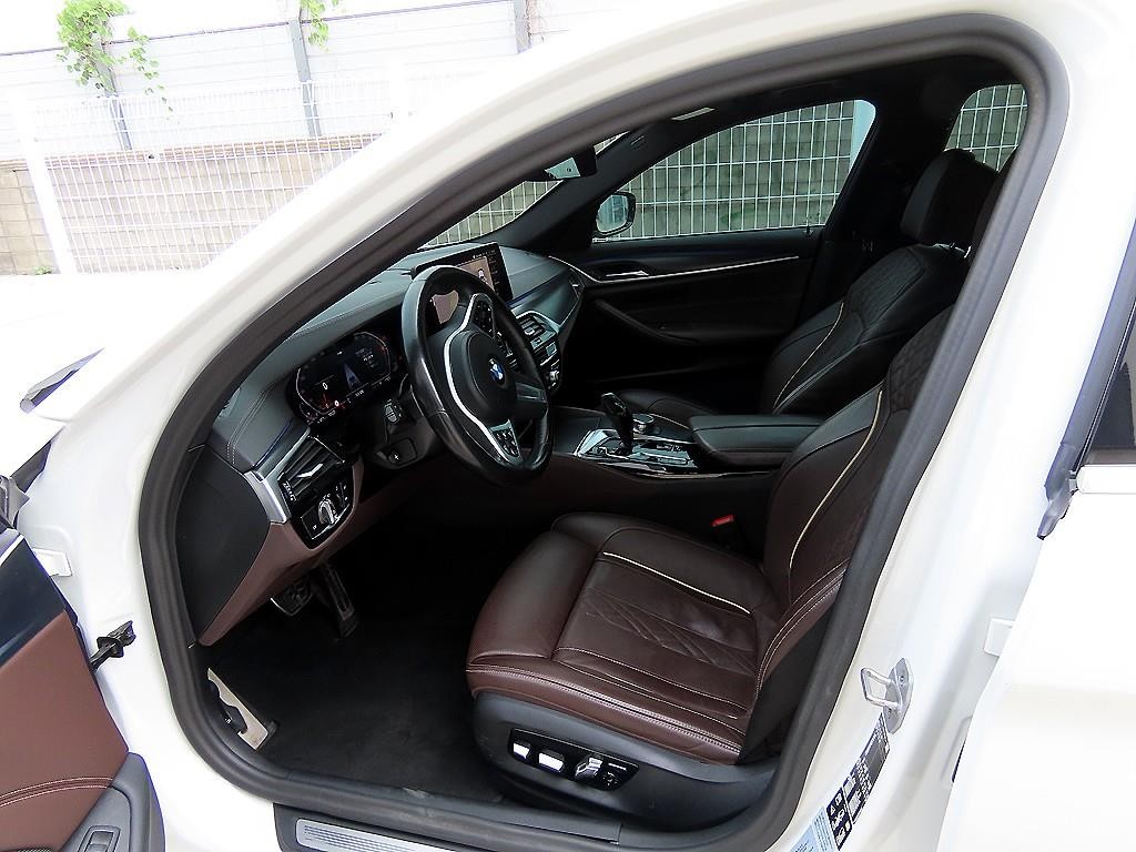 BMW 5시리즈 5시리즈 (G30) 523d xDrive M 스포츠 이미지 5