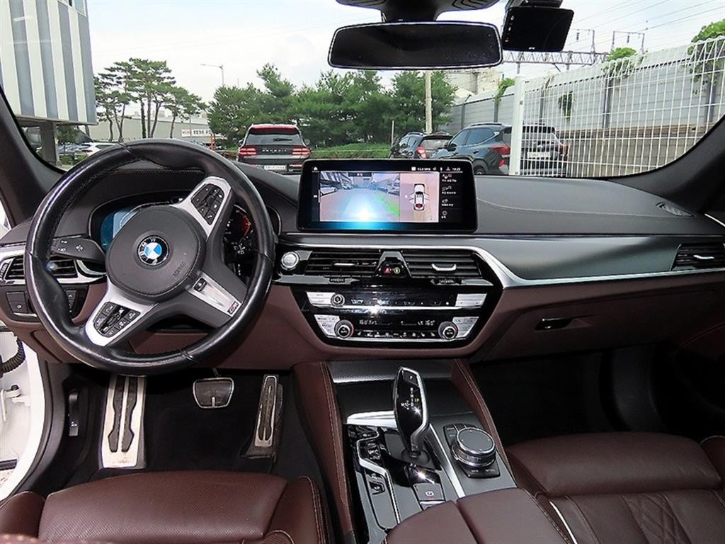 BMW 5시리즈 5시리즈 (G30) 523d xDrive M 스포츠 이미지 7