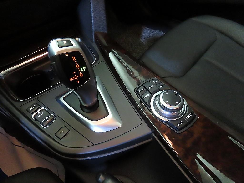 BMW 3시리즈 3시리즈 (F30) 320d 이미지 12