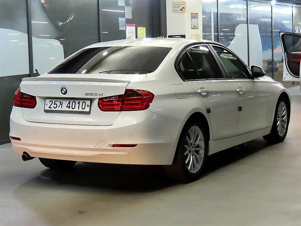 BMW 3시리즈 3시리즈 (F30) 320d 이미지 4