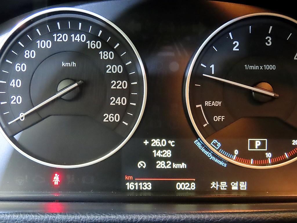 BMW 3시리즈 3시리즈 (F30) 320d 이미지 9