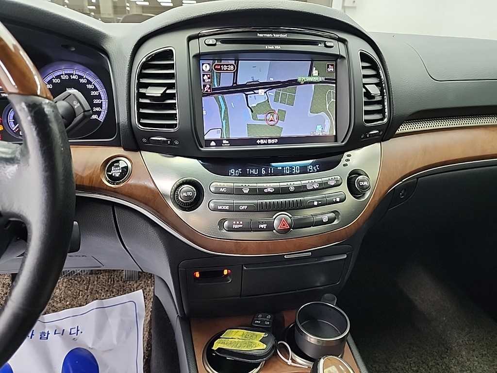 KG모빌리티(쌍용) 체어맨 뉴체어맨W 가솔린 4WD CW600 4TRONIC 프레스티지 이미지 10