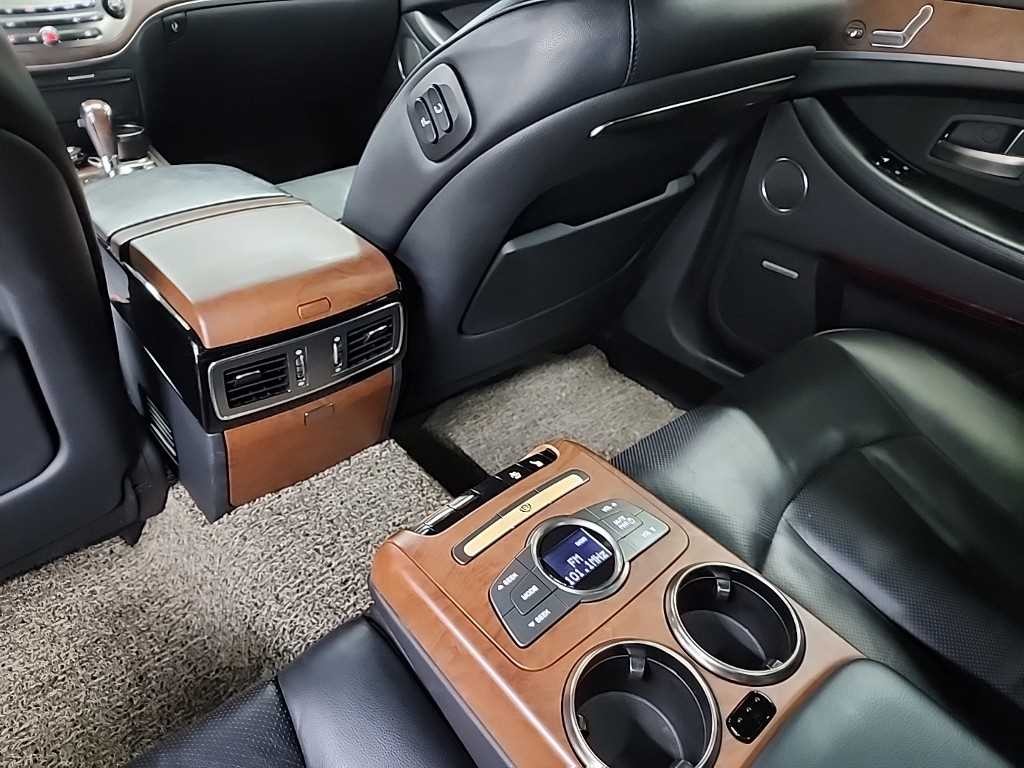 KG모빌리티(쌍용) 체어맨 뉴체어맨W 가솔린 4WD CW600 4TRONIC 프레스티지 이미지 13