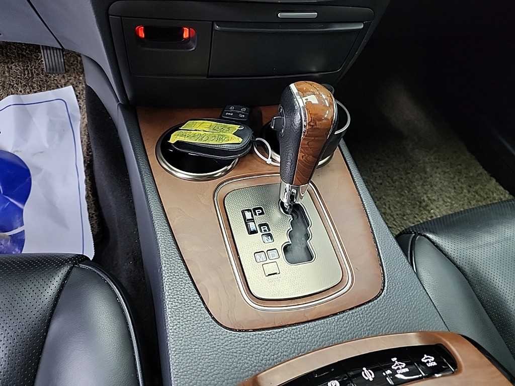 KG모빌리티(쌍용) 체어맨 뉴체어맨W 가솔린 4WD CW600 4TRONIC 프레스티지 이미지 8