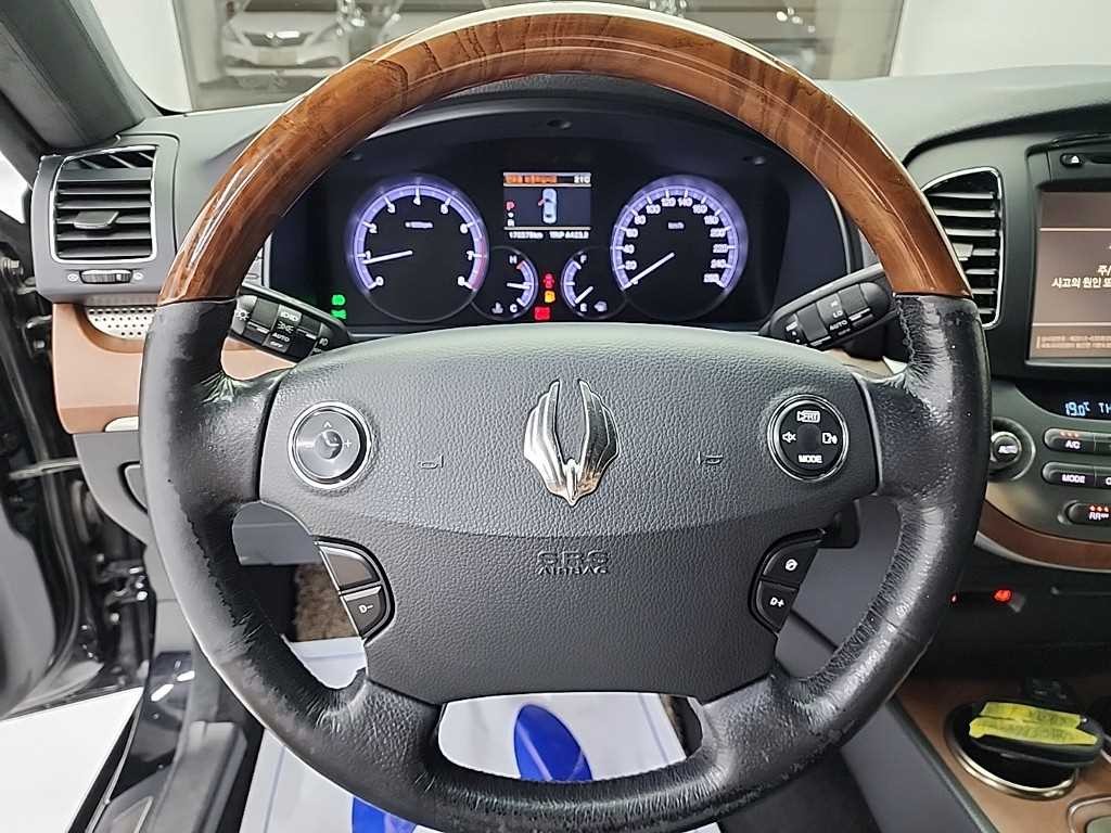 KG모빌리티(쌍용) 체어맨 뉴체어맨W 가솔린 4WD CW600 4TRONIC 프레스티지 이미지 9