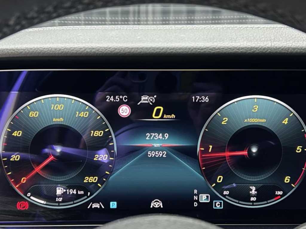 벤츠 E 클래스 E-클래스 W213 E220d 4MATIC AMG라인 이미지 16