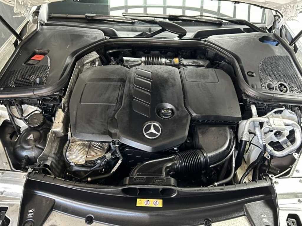 벤츠 E 클래스 E-클래스 W213 E220d 4MATIC AMG라인 이미지 19
