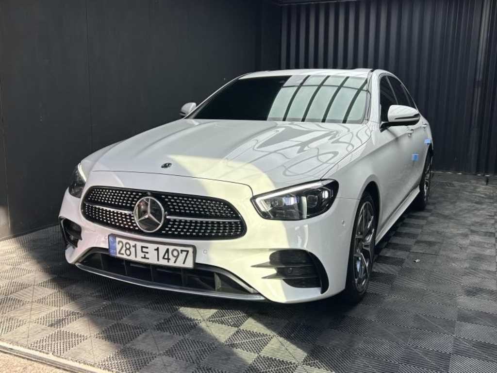 벤츠 E 클래스 E-클래스 W213 E220d 4MATIC AMG라인 이미지 2