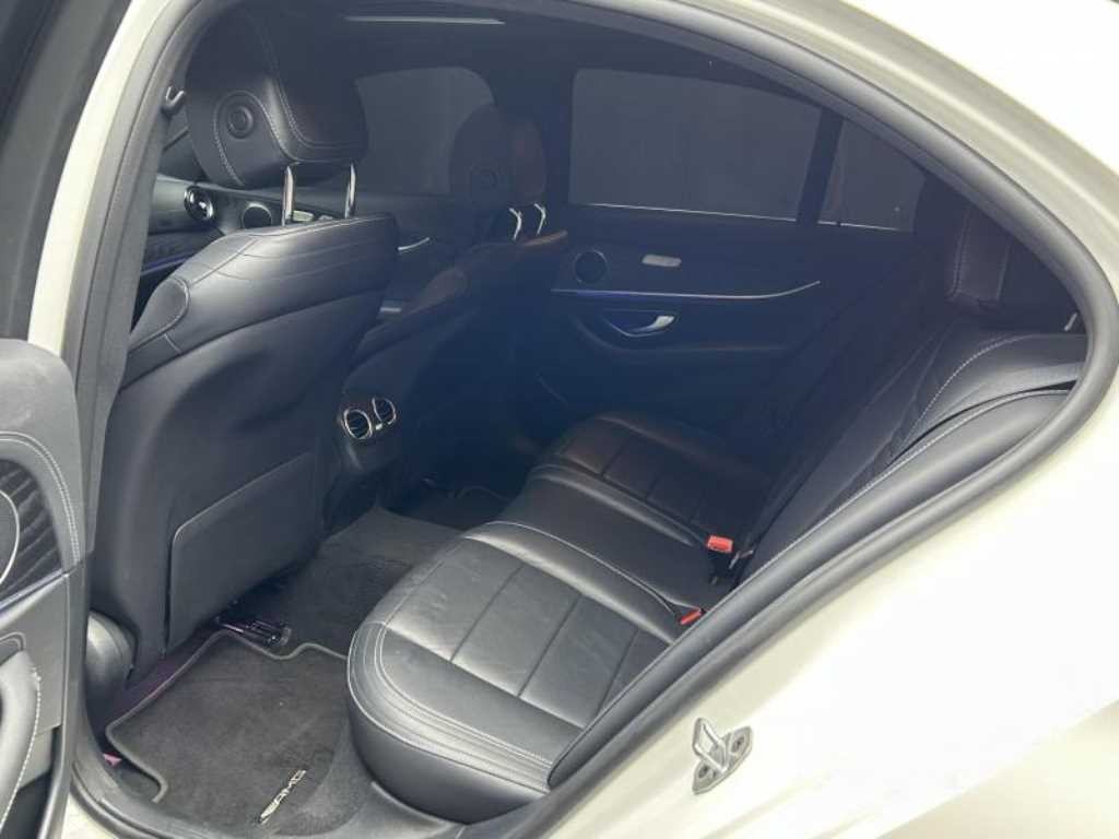 벤츠 E 클래스 E-클래스 W213 E220d 4MATIC AMG라인 이미지 6