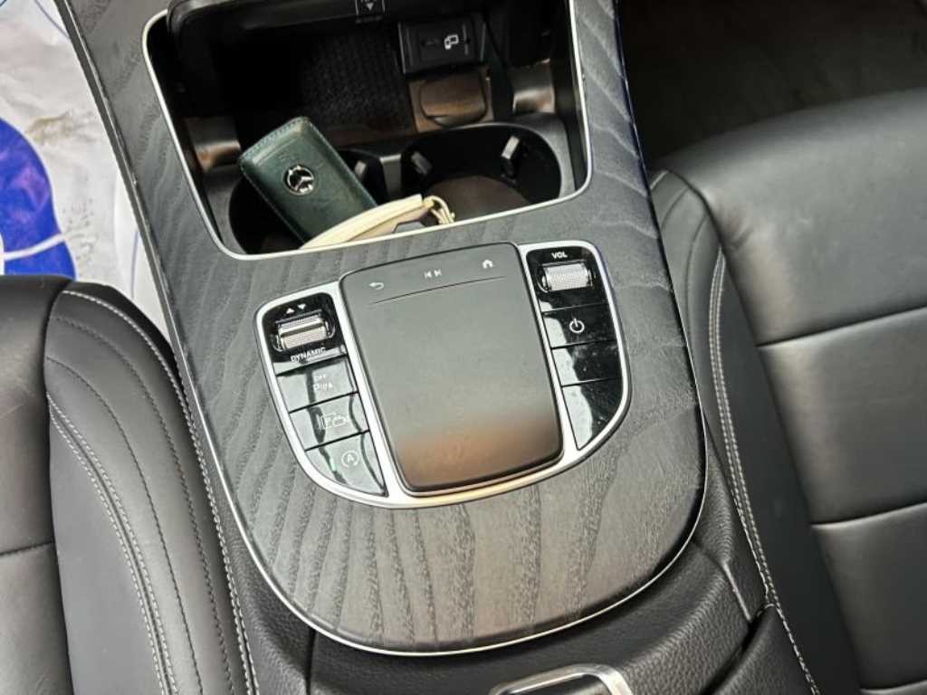 벤츠 E 클래스 E-클래스 W213 E220d 4MATIC AMG라인 이미지 9