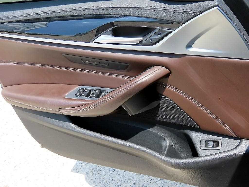 BMW 5시리즈 5시리즈 (G30) 530i M 스포츠 플러스 이미지 12