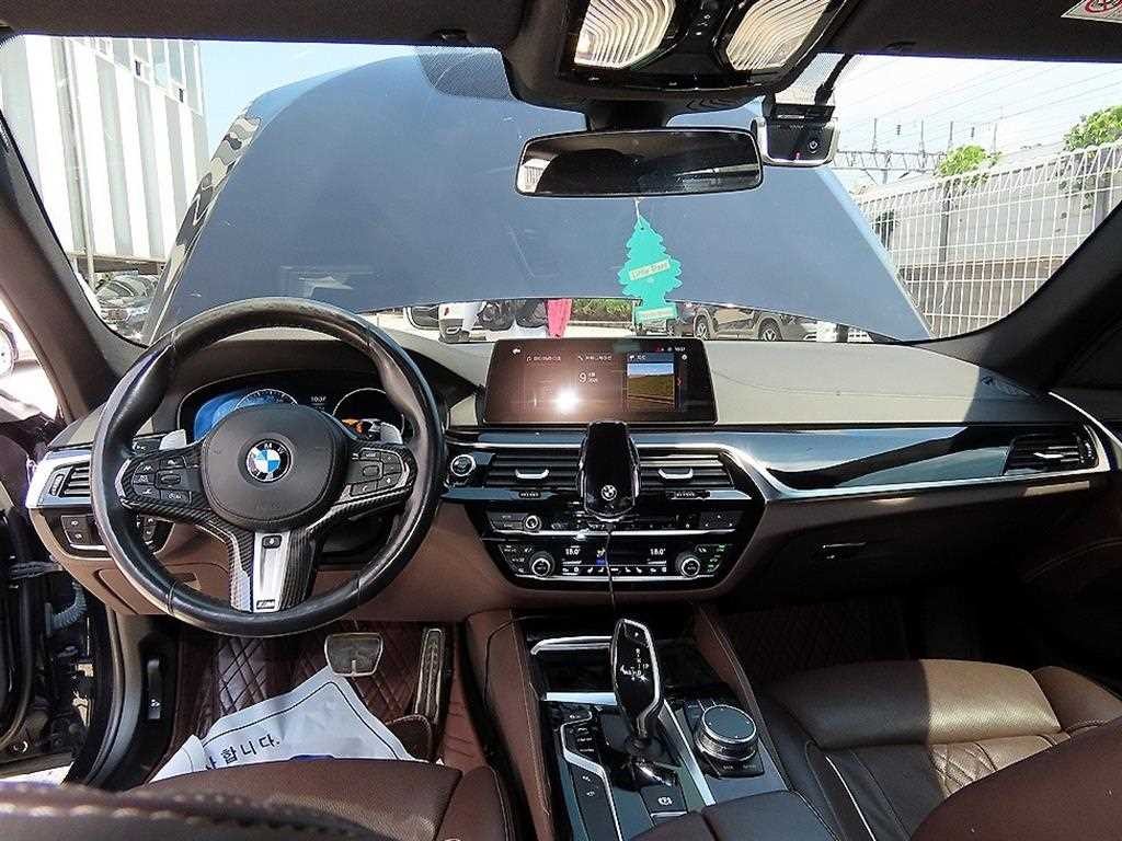BMW 5시리즈 5시리즈 (G30) 530i M 스포츠 플러스 이미지 7