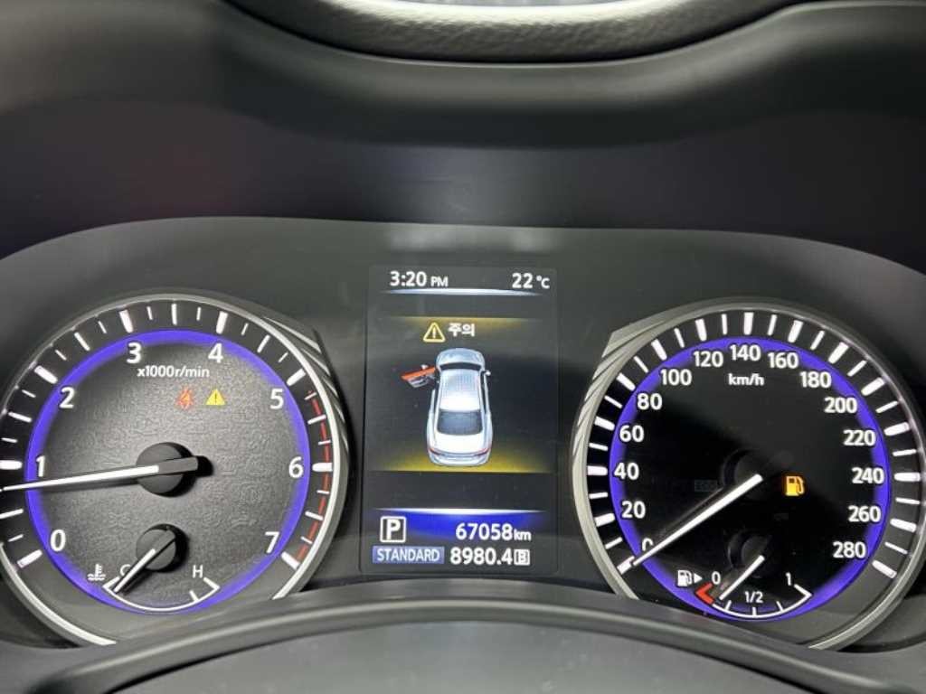 인피니티 Q Q50 2.2D 프리미엄 이미지 16