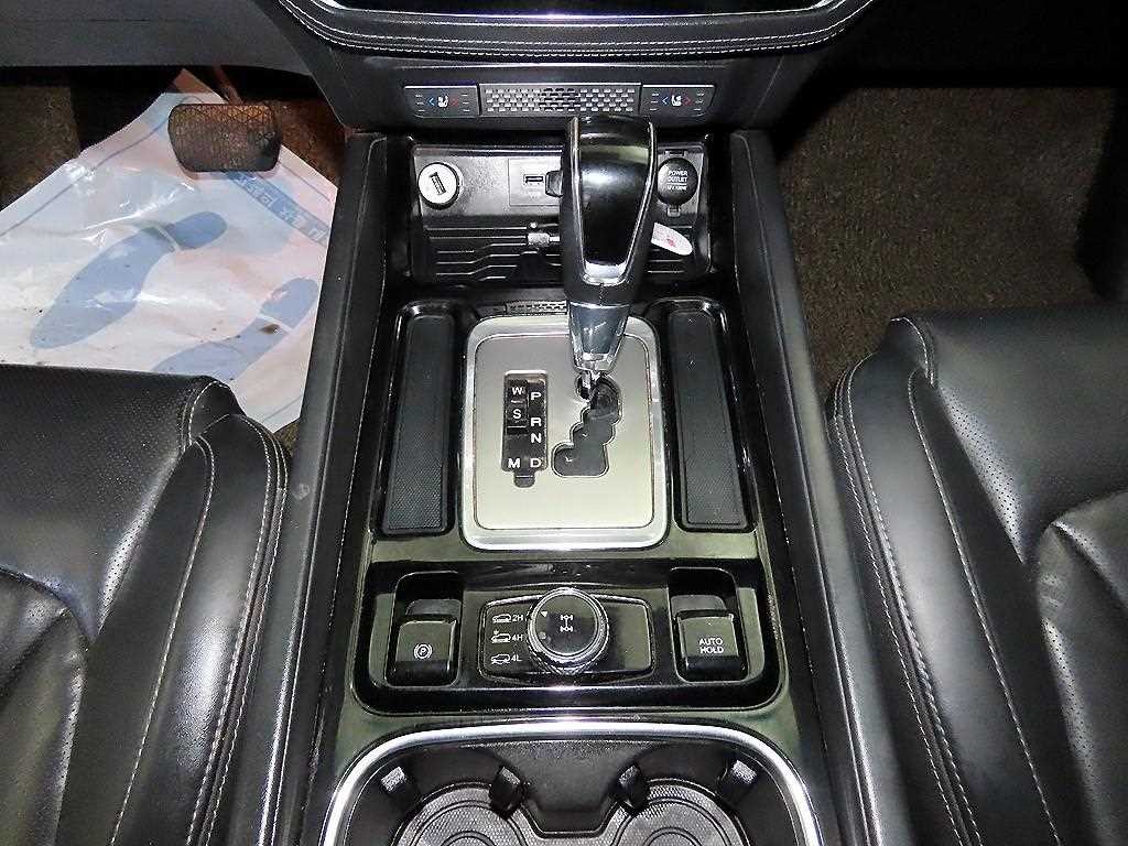 KG모빌리티(쌍용) 렉스턴 G4렉스턴 디젤 2.2 4WD 프라임 이미지 12