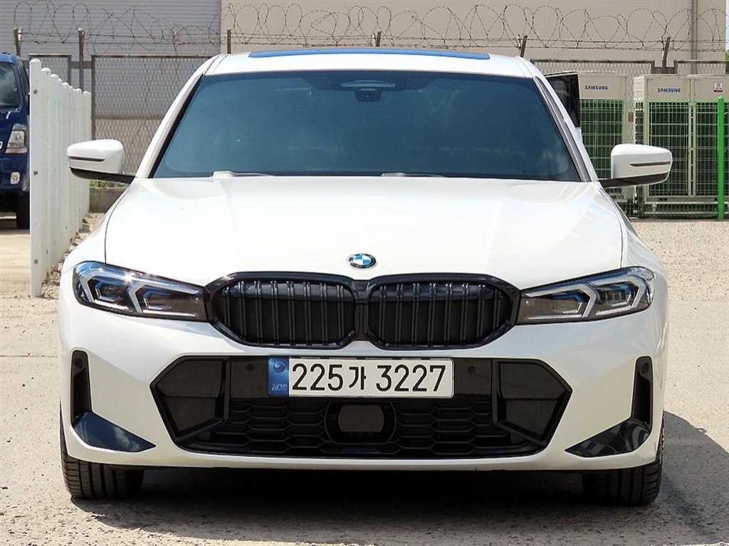 BMW 3시리즈 3시리즈 (G20) 320i M 스포츠 이미지 1