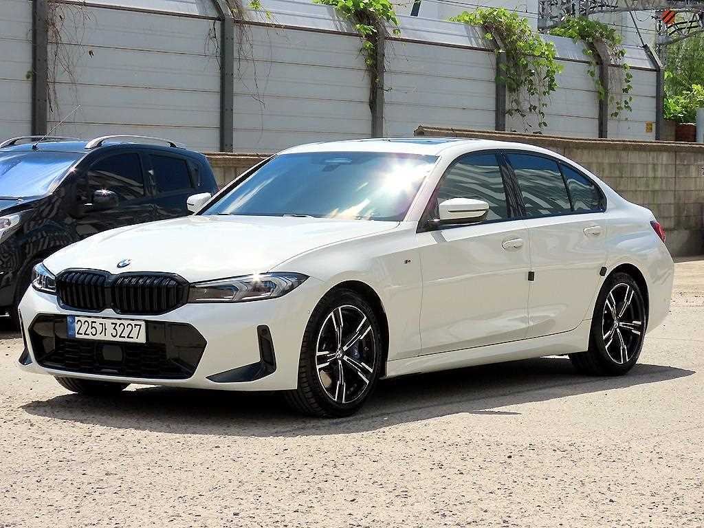 BMW 3시리즈 3시리즈 (G20) 320i M 스포츠 이미지 2