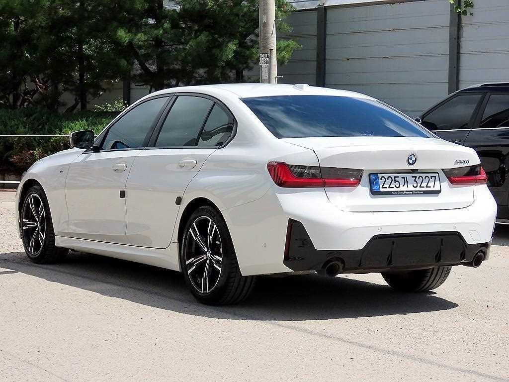 BMW 3시리즈 3시리즈 (G20) 320i M 스포츠 이미지 3