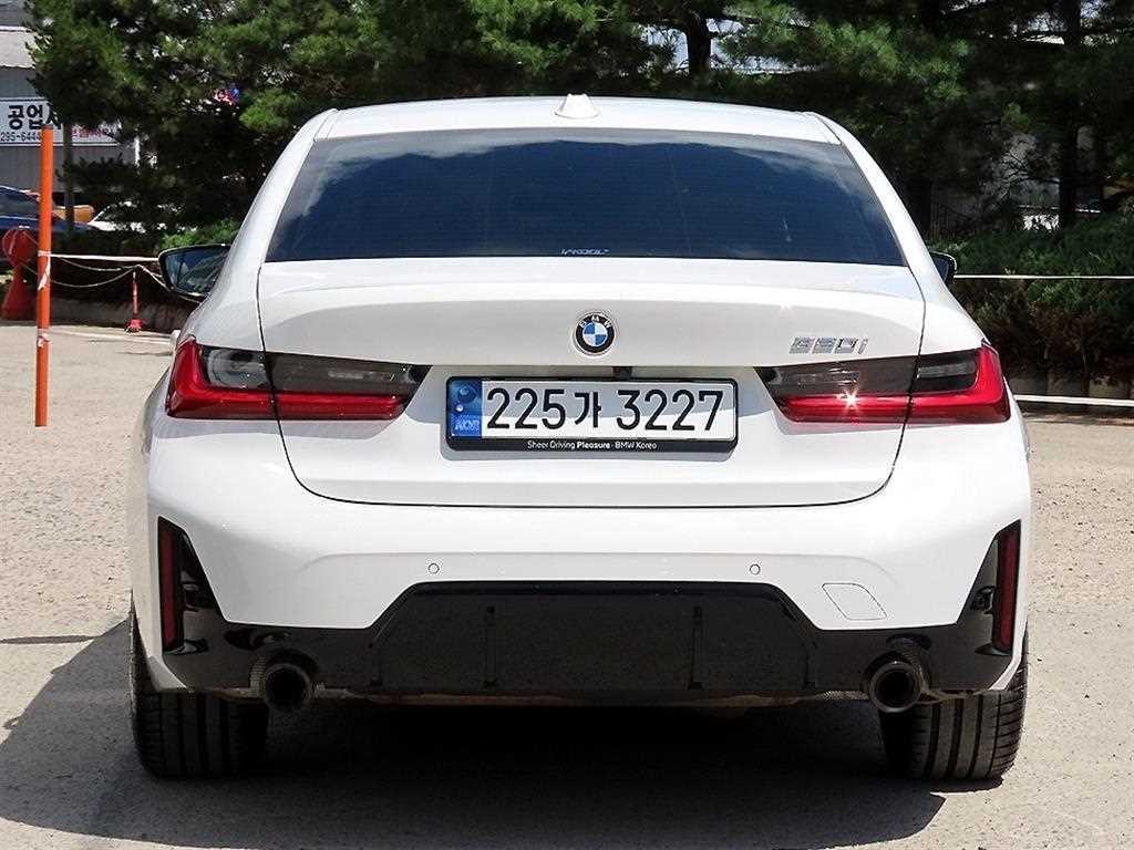 BMW 3시리즈 3시리즈 (G20) 320i M 스포츠 이미지 4