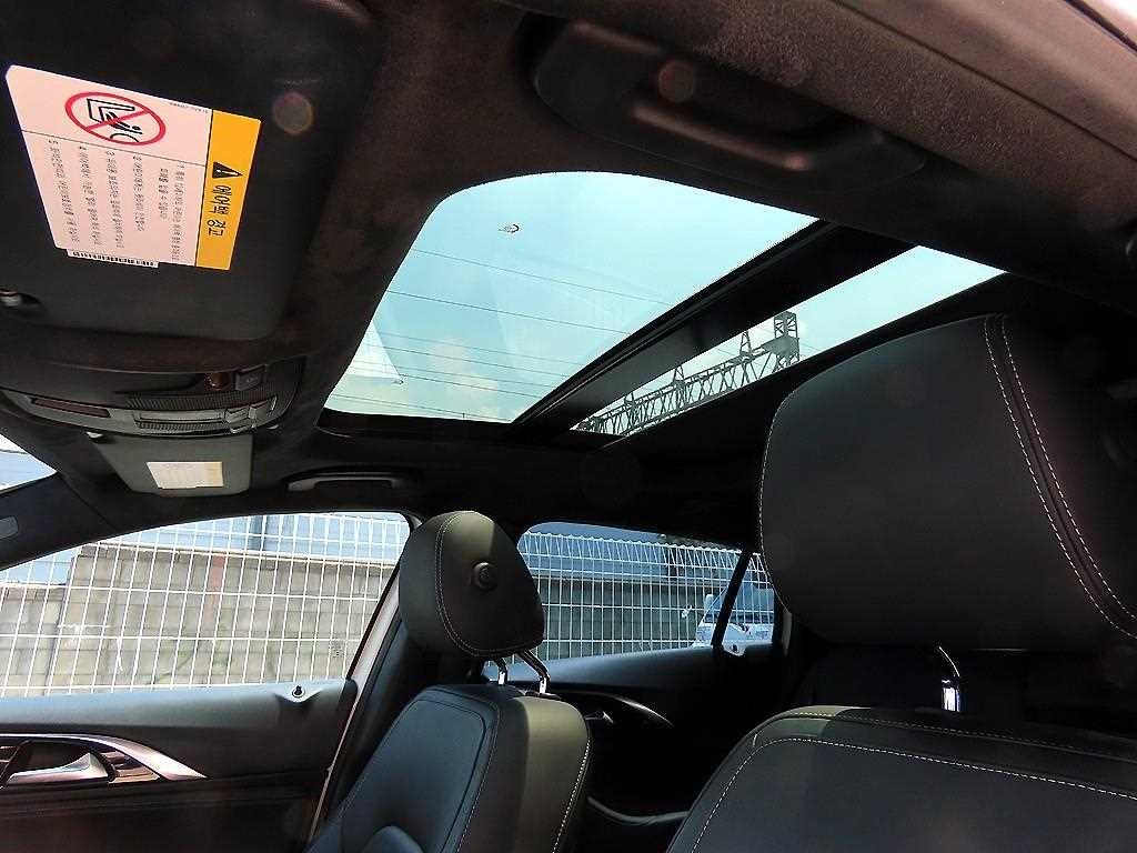 인피니티 QX QX30 2.0T AWD ESSENTIAL 이미지 16