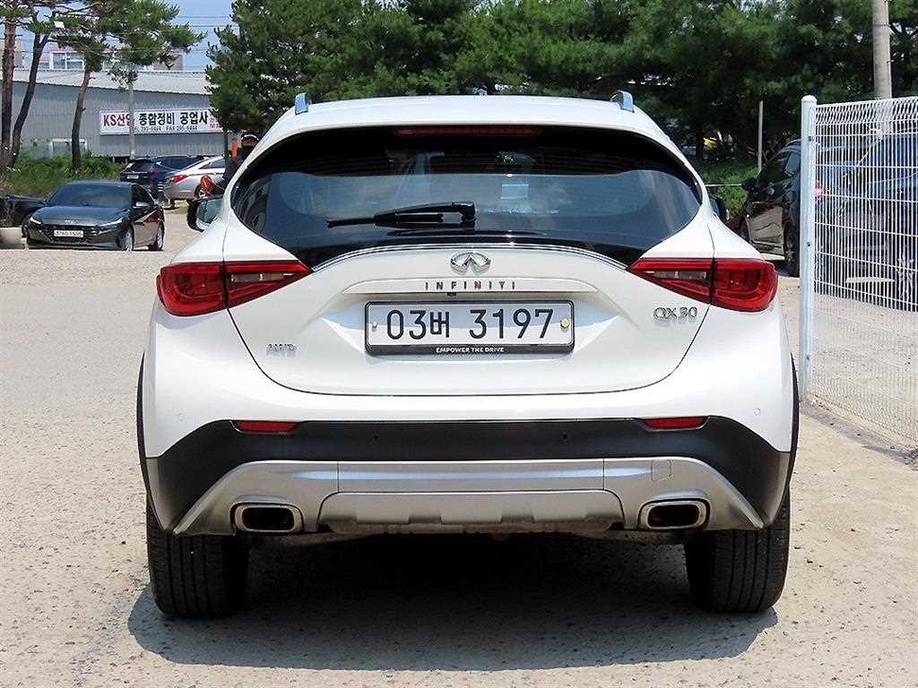 인피니티 QX QX30 2.0T AWD ESSENTIAL 이미지 4