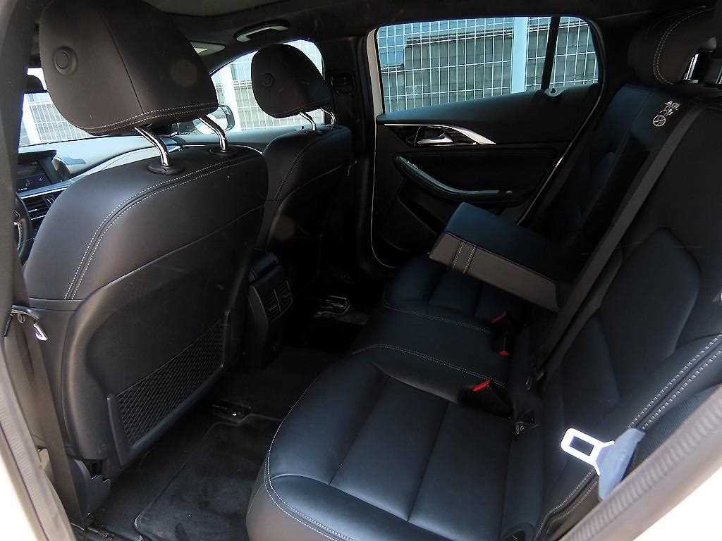 인피니티 QX QX30 2.0T AWD ESSENTIAL 이미지 6