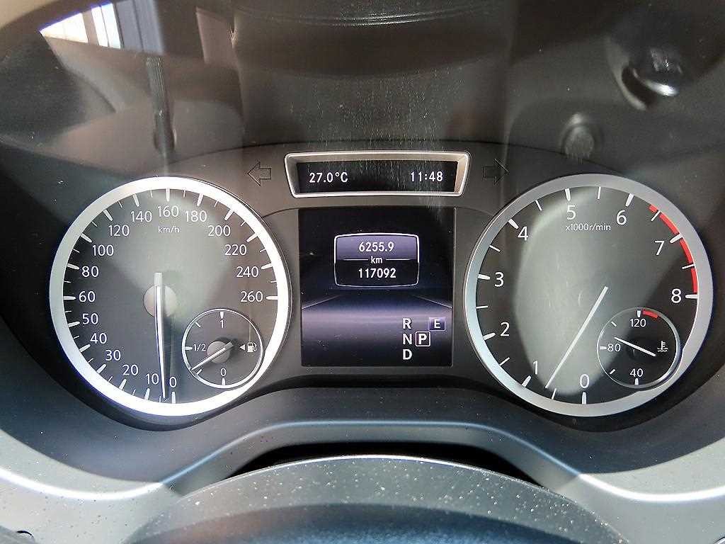 인피니티 QX QX30 2.0T AWD ESSENTIAL 이미지 9