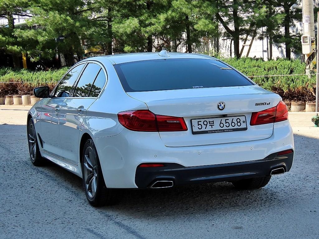BMW 5시리즈 5시리즈 (G30) 520d M 스포츠 플러스 이미지 3