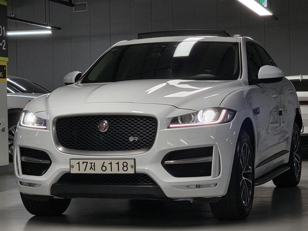 재규어 F-PACE 20d R-Sport 이미지 1